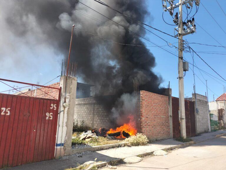 Controlan incendio causado por quema de llantas Controlan incendio causado por quema de llantas