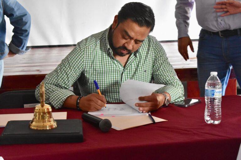 Alcalde de Mixquiahuala, no tiene legitimidad: regidor Mario Cruz Alcalde de Mixquiahuala, no tiene legitimidad: regidor Mario Cruz