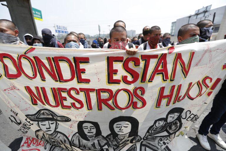 La paciencia de familias mexicanas de Ayotzinapa se agota en la víspera del 9º aniversario