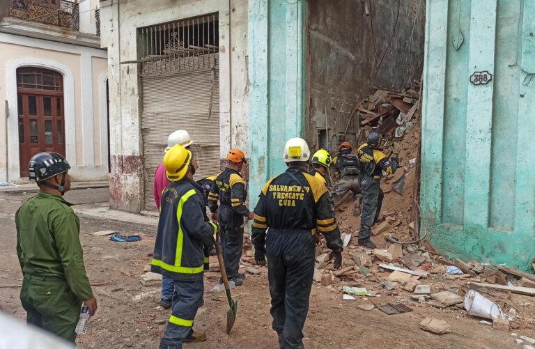 El derrumbe de un edificio en La Habana deja al menos un muerto y varios atrapados en los escombros El derrumbe de un edificio en La Habana deja al menos un muerto y varios atrapados en los escombros