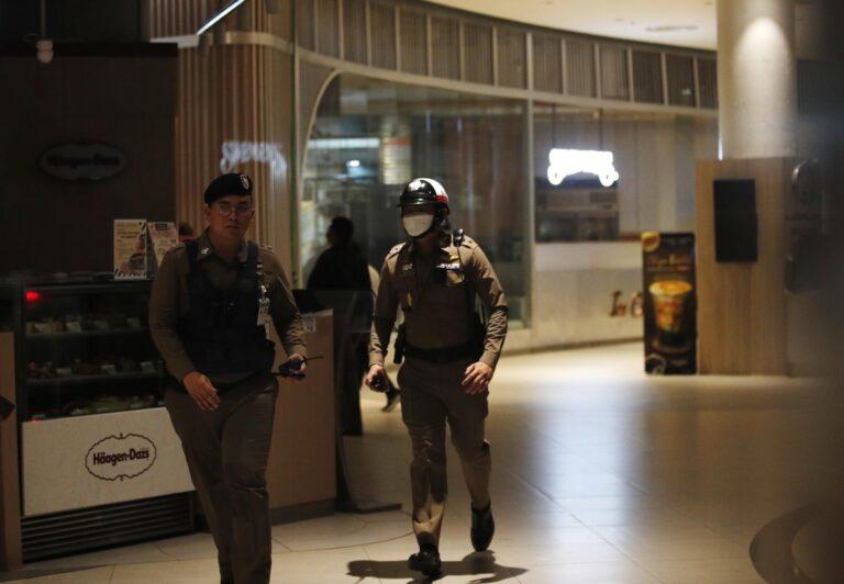 Un menor de 14 años detenido tras un tiroteo mortal en un centro comercial de Bangkok Un menor de 14 años detenido tras un tiroteo mortal en un centro comercial de Bangkok