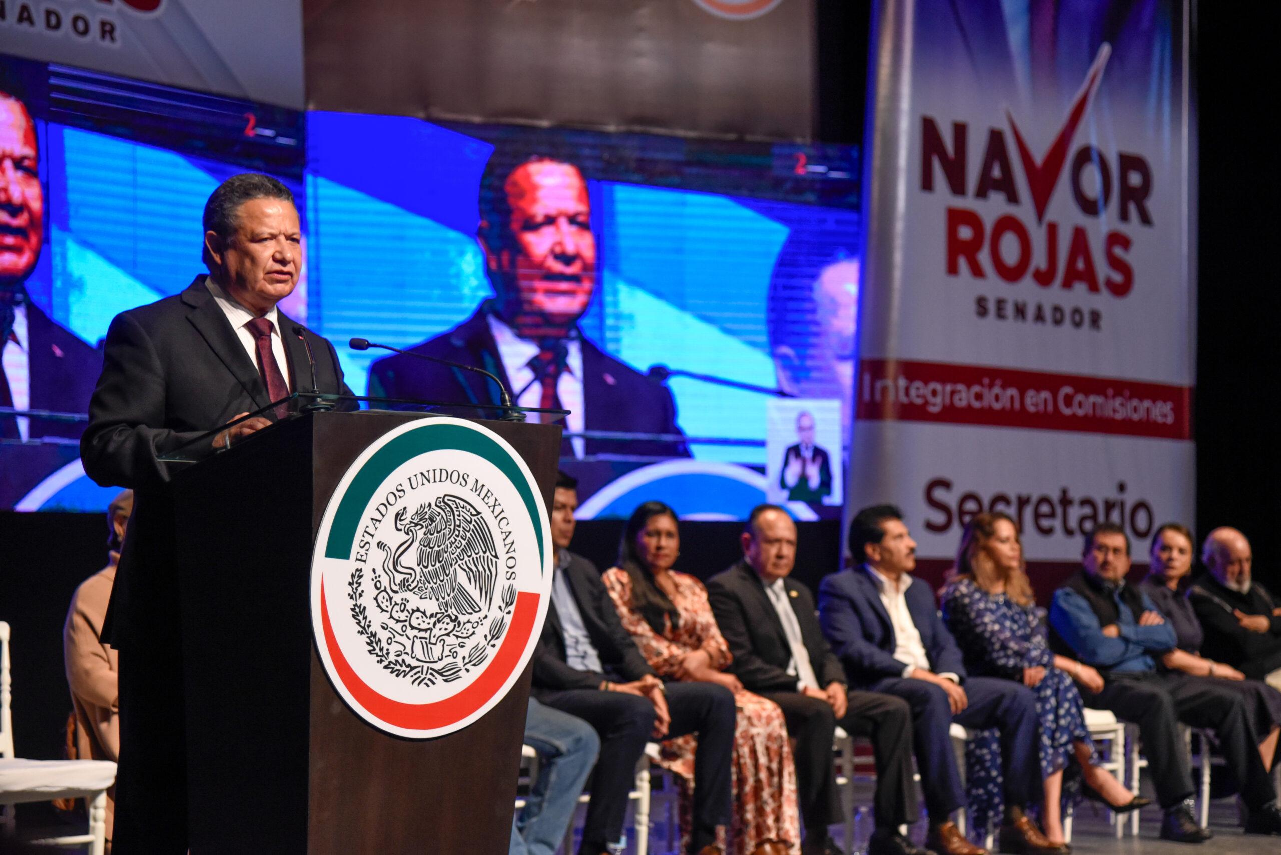 ASISTE JULIO MENCHACA A SEGUNDO INFORME DE LABORES DEL SENADOR NAVOR ROJAS