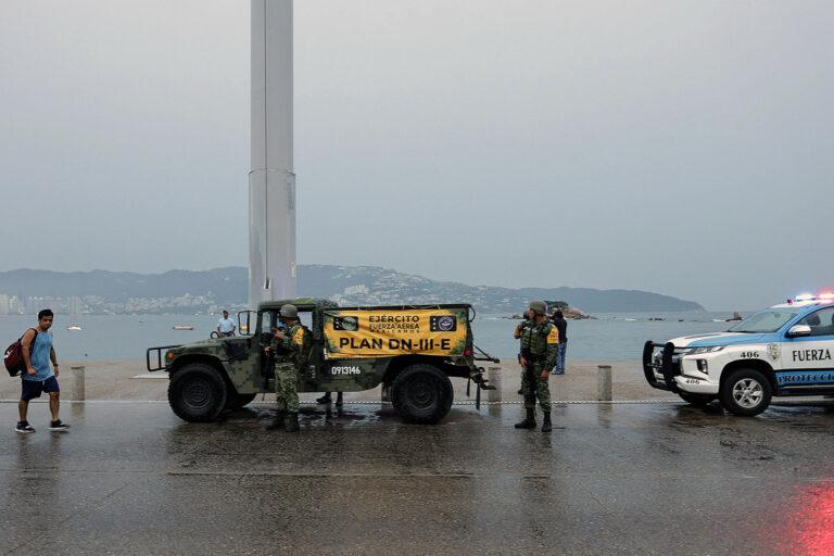 Inundaciones y destrozos por el poderoso huracán Otis que azota Acapulco (México)