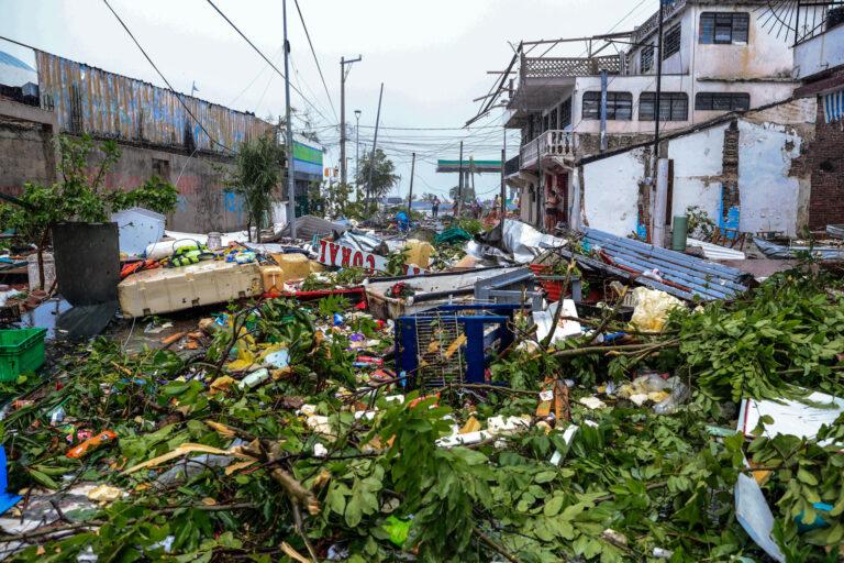 Al menos 27 muertos y 4 desaparecidos por el azote del huracán Otis en México