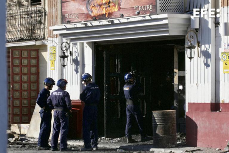 Una clienta de la discoteca incendiada en España dice que temió lo peor al ver bengalas