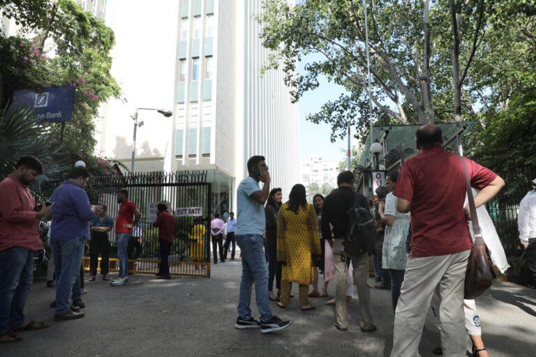 Cinco terremotos consecutivos de hasta 6,2 de magnitud sacuden India, Nepal y Afganistán Cinco terremotos consecutivos de hasta 6,2 de magnitud sacuden India, Nepal y Afganistán
