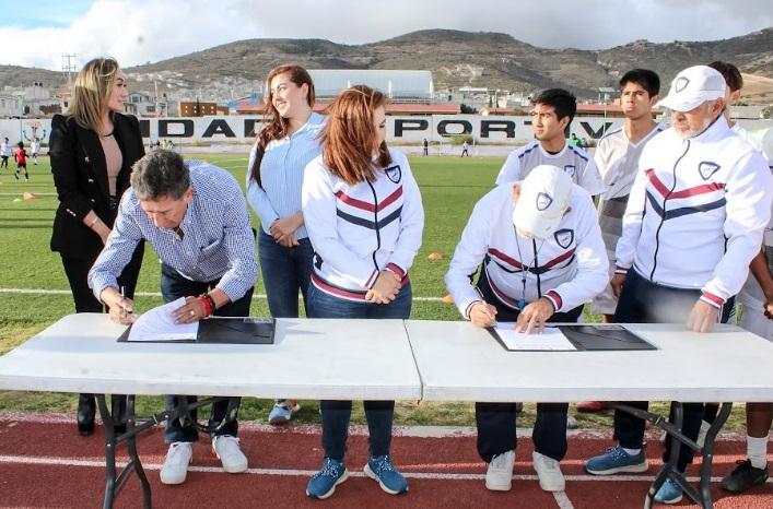 Beneficiarán a niñez y juventud con un convenio en materia deportiva