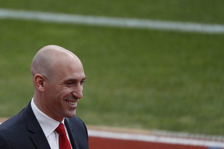 Luis Rubiales apelará la decisión de la FIFA de suspenderle durante tres años Luis Rubiales apelará la decisión de la FIFA de suspenderle durante tres años