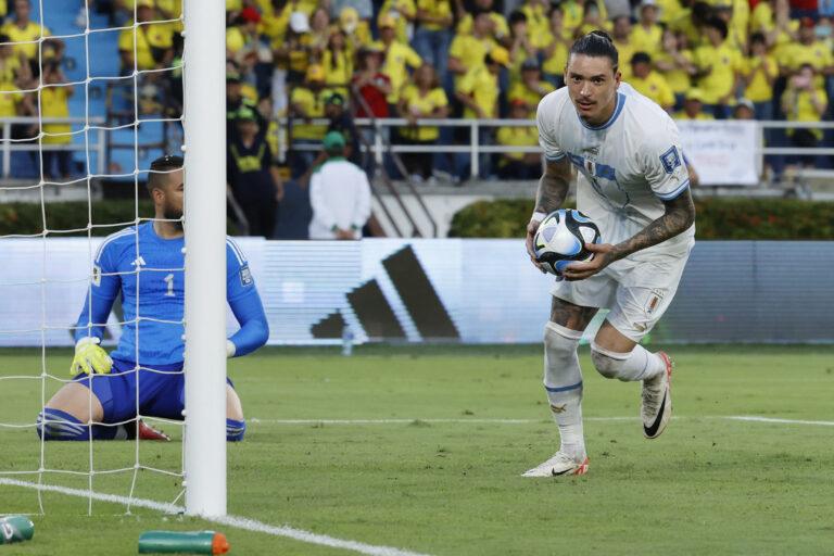 Uruguay realiza un entrenamiento en Colombia antes de regresar para jugar contra Brasil Uruguay realiza un entrenamiento en Colombia antes de regresar para jugar contra Brasil
