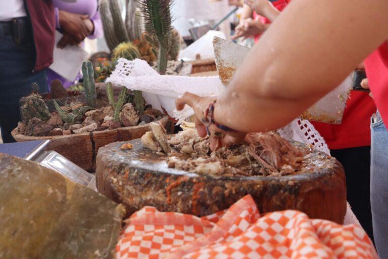 Realizan festival de la barbacoa y el mole de guajolote en San Salvador Realizan festival de la barbacoa y el mole de guajolote en San Salvador