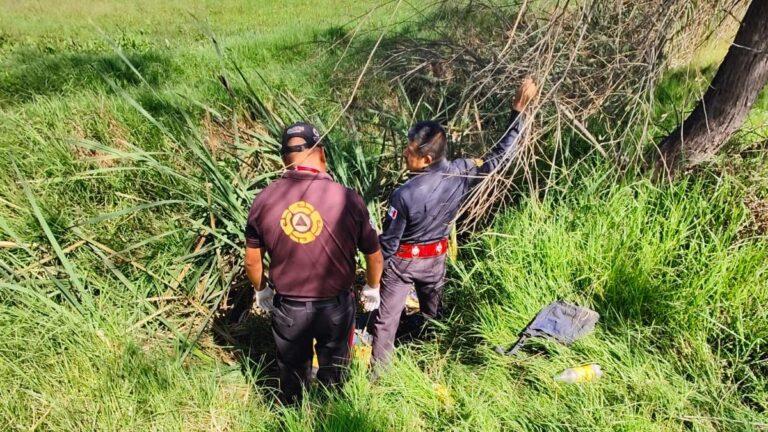 Lo encuentran sin vida, dentro de un canal de aguas negras