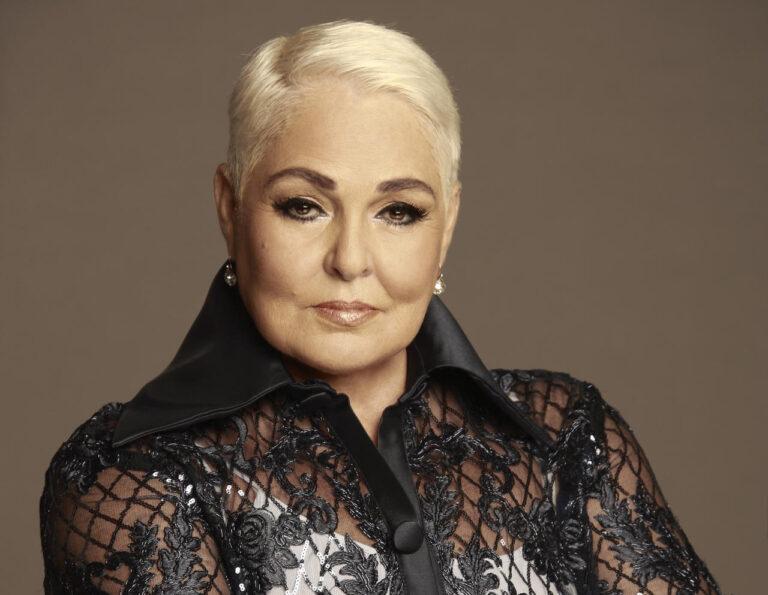 Lupita D’Alessio se retira con nostalgia y “buena actitud” con su gira Gracias Tour Lupita D’Alessio se retira con nostalgia y “buena actitud” con su gira Gracias Tour