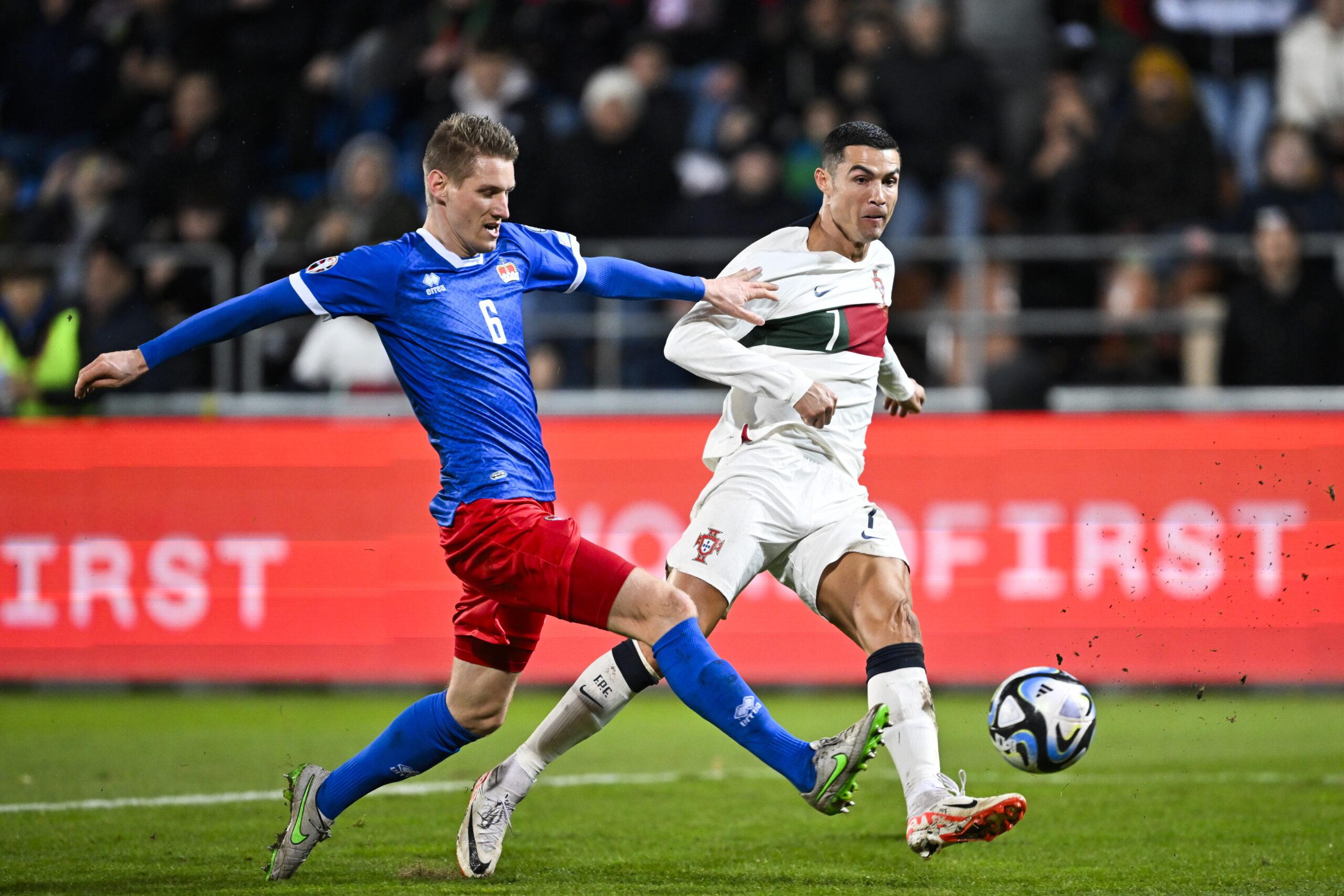 Cristiano y Cancelo desatascan una noche atípica para Portugal