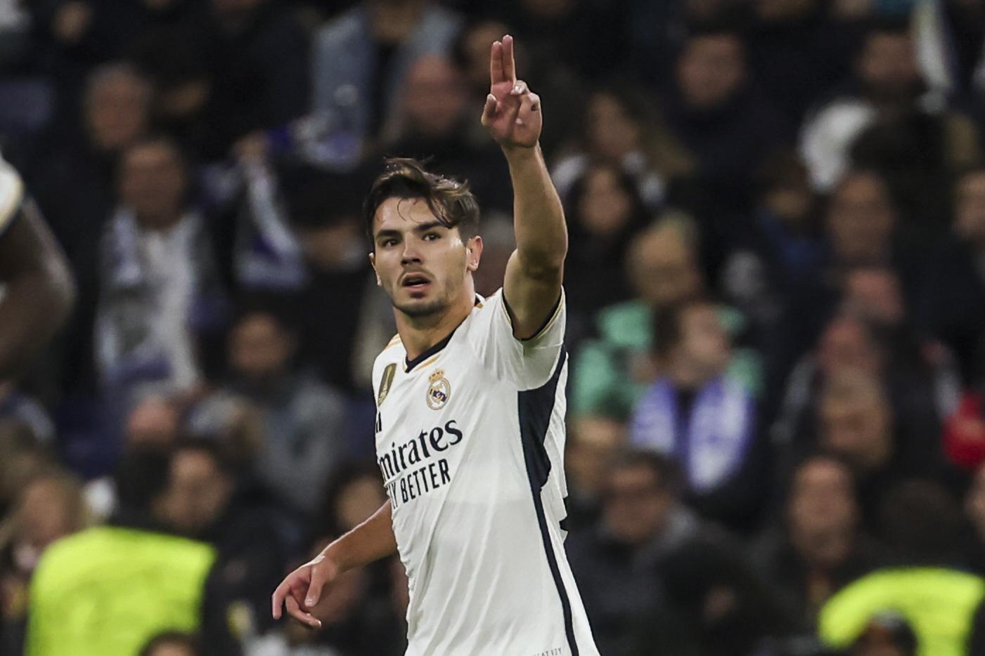 EL MADRID NAVEGA TRANQUILAMENTE RUMBO A OCTAVOS