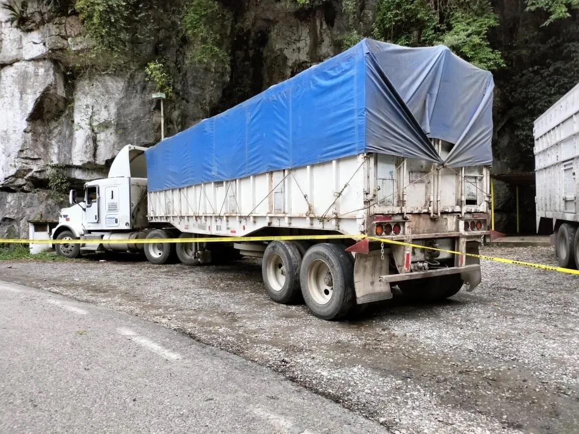 En asalto, asesinaron a trailero frente a su esposa e hija; ellas están graves