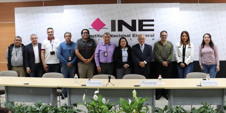 INE Hidalgo Entrega Estímulos, Recompensas, Incentivos y Cambio de grado administrativo al Personal de las Juntas Local y Distritales INE Hidalgo Entrega Estímulos, Recompensas, Incentivos y Cambio de grado administrativo al Personal de las Juntas Local y Distritales