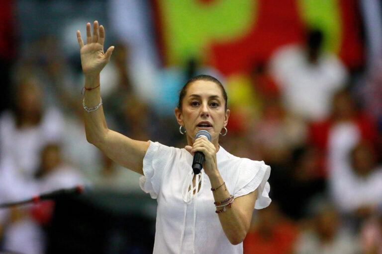 La aspirante presidencial oficialista Claudia Sheinbaum anuncia su boda con Jesús Tarriba