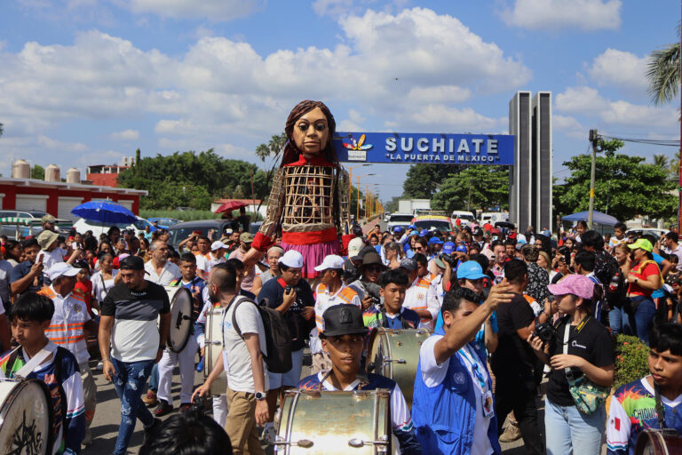 Ciudad Hidalgo en México, última ciudad de América que recorre la muñeca Pequeña Amal