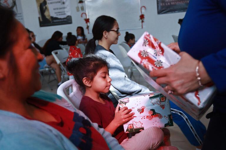 Migrantes varados en Juárez vivirán Navidad lejos de familias pero apoyados por albergues Migrantes varados en Juárez vivirán Navidad lejos de familias pero apoyados por albergues