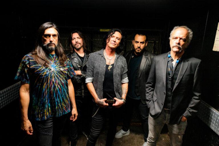 Los mexicanos Café Tacvba y Caifanes realizan su primera gira conjunta por EE.UU. Los mexicanos Café Tacvba y Caifanes realizan su primera gira conjunta por EE.UU.