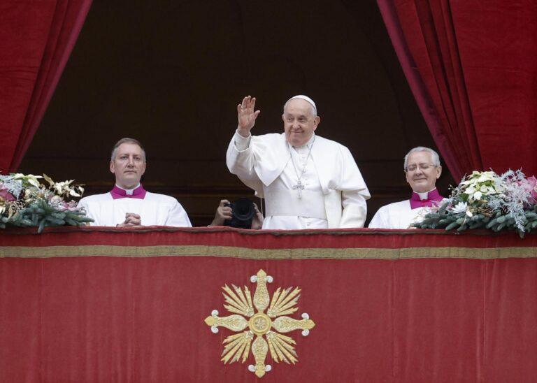El papa critica el gasto de fondos públicos en armamento en su mensaje de Navidad El papa critica el gasto de fondos públicos en armamento en su mensaje de Navidad