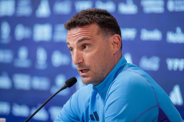 Lionel Scaloni y Marcelo Bielsa, candidatos a mejor entrenador de América Lionel Scaloni y Marcelo Bielsa, candidatos a mejor entrenador de América