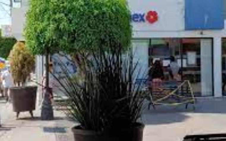Retiró 300 mil pesos del banco y hombres con armas de fuego lo despojan del dinero Retiró 300 mil pesos del banco y hombres con armas de fuego lo despojan del dinero