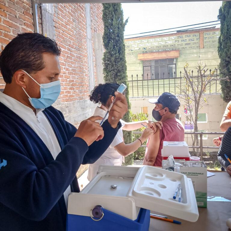 Refuerzan campaña de vacunación contra Influenza y Covid