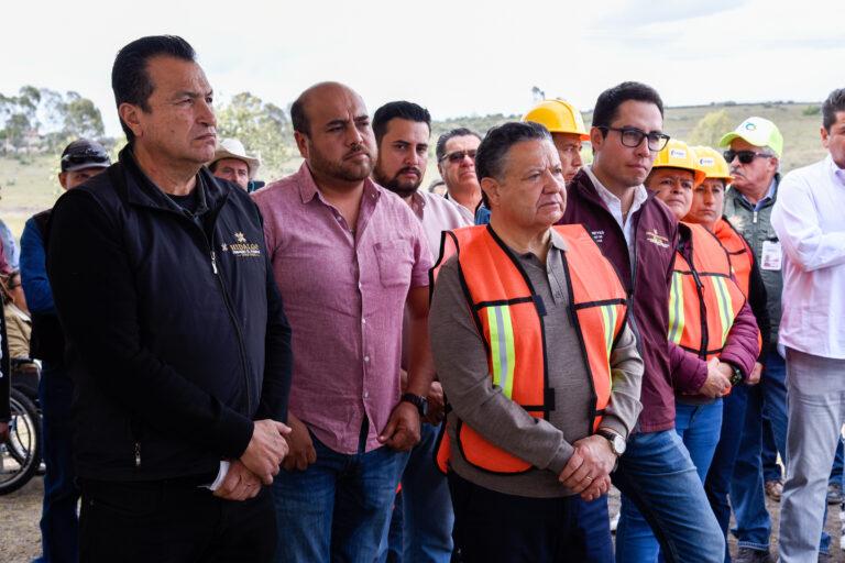 Menchaca Salazar supervisó obras con una inversión mayor a los 60 mdp Menchaca Salazar supervisó obras con una inversión mayor a los 60 mdp
