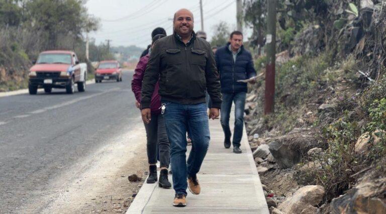 Alcalde se agandalla gestión de pozo, saluda con sombrero ajeno Alcalde se agandalla gestión de pozo, saluda con sombrero ajeno