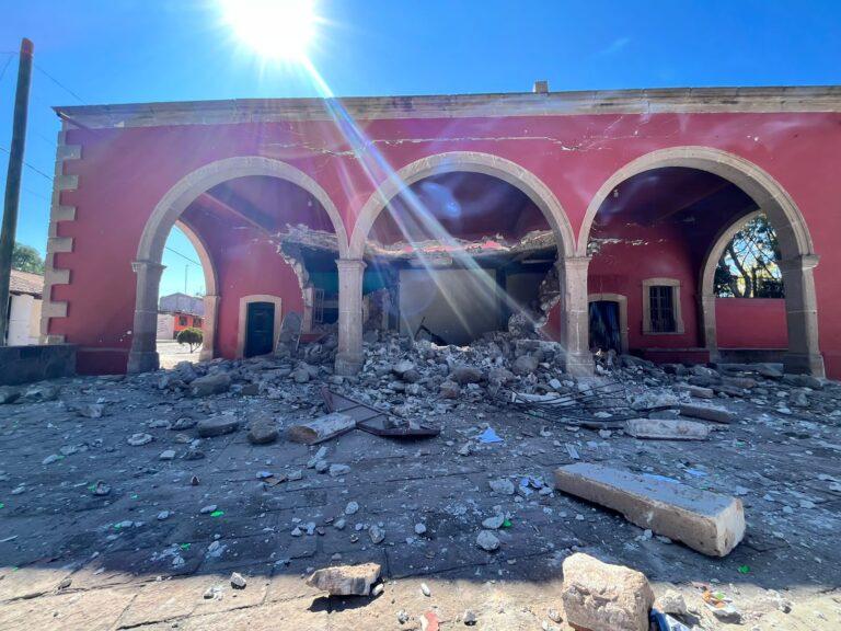 Vamos a reconstruir nuestra iglesia: vecinos de La Sabinita Vamos a reconstruir nuestra iglesia: vecinos de La Sabinita