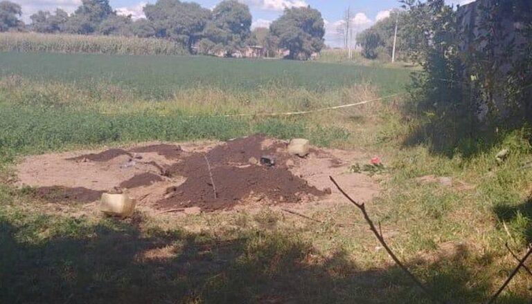 Policía descubre una toma clandestina y presuntos huachicoleros lo agreden Policía descubre una toma clandestina y presuntos huachicoleros lo agreden