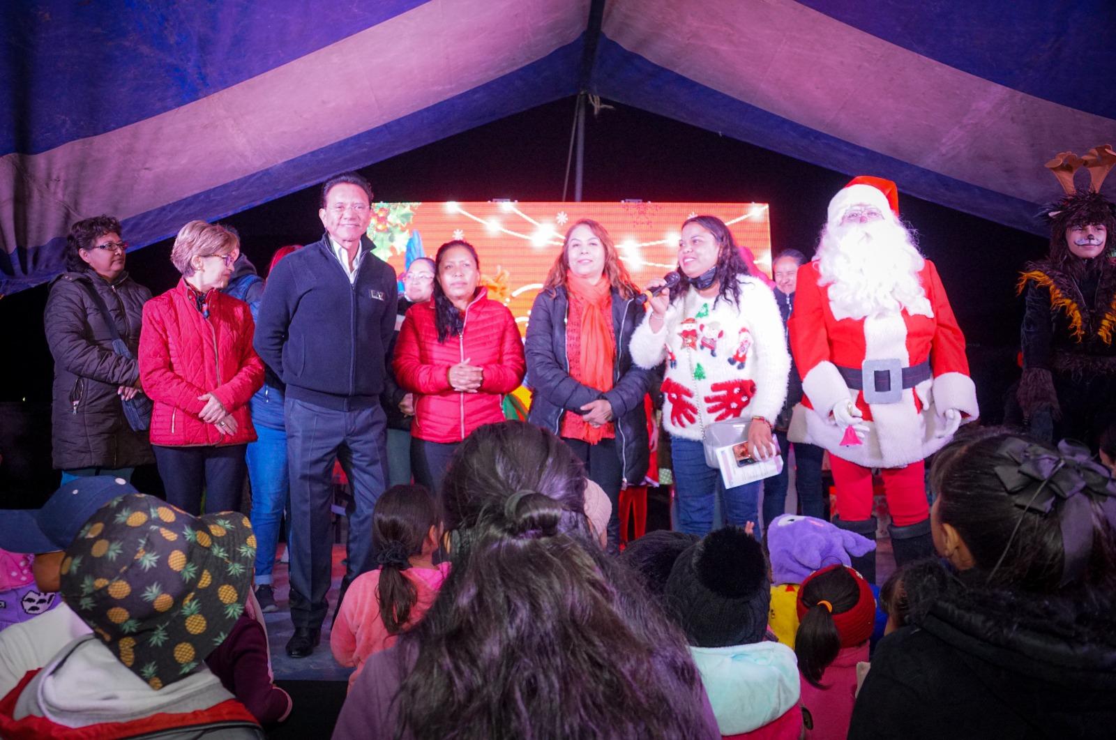 Por tercer año, Benjamín Rico celebra la navidad en barrios y colonias de Pachuca