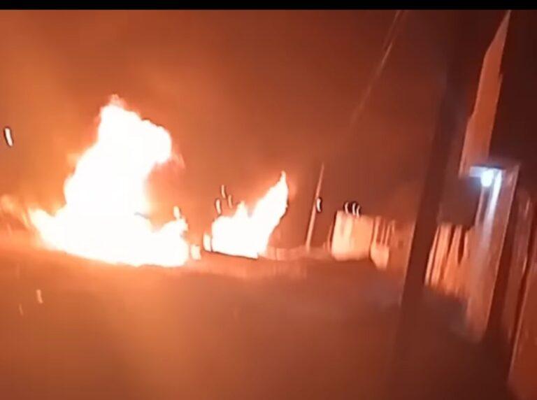 Se incendia camioneta cargada con huachicol Se incendia camioneta cargada con huachicol