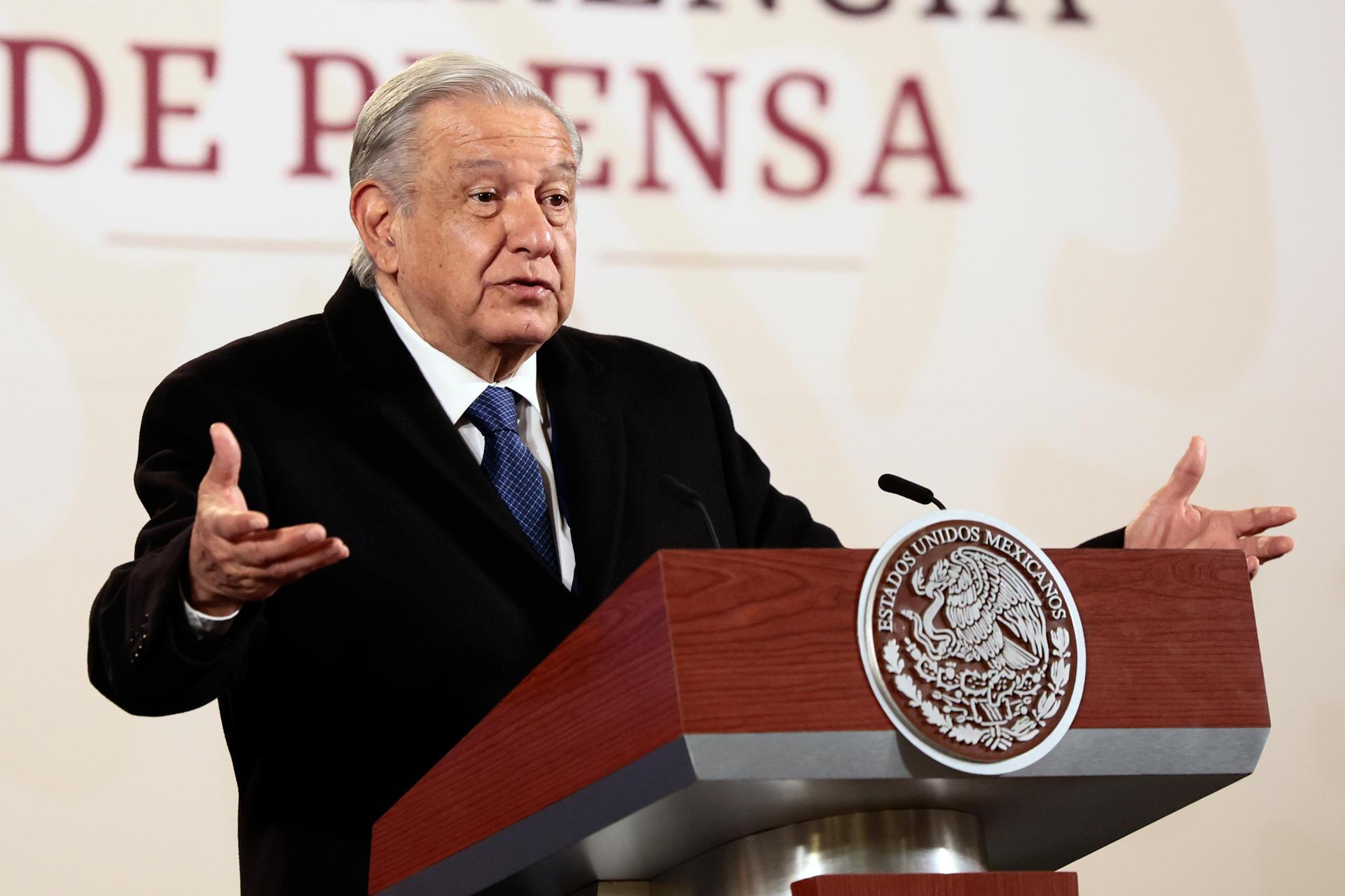 López Obrador tacha de “robo en despoblado” a la política económica de Milei