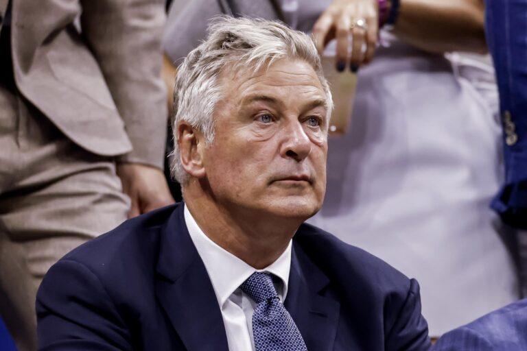 Alec Baldwin es imputado de nuevo por la muerte de Halyna Hutchins en el rodaje de ‘Rust’ Alec Baldwin es imputado de nuevo por la muerte de Halyna Hutchins en el rodaje de ‘Rust’
