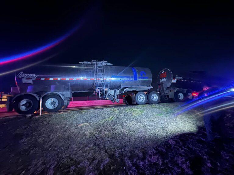 Armados roban 2 tráileres con hidrocarburo, no se sabe del paradero de los conductores
