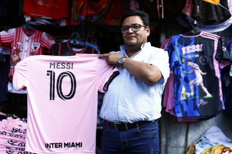 La fiebre por Messi recorre la capital salvadoreña La fiebre por Messi recorre la capital salvadoreña