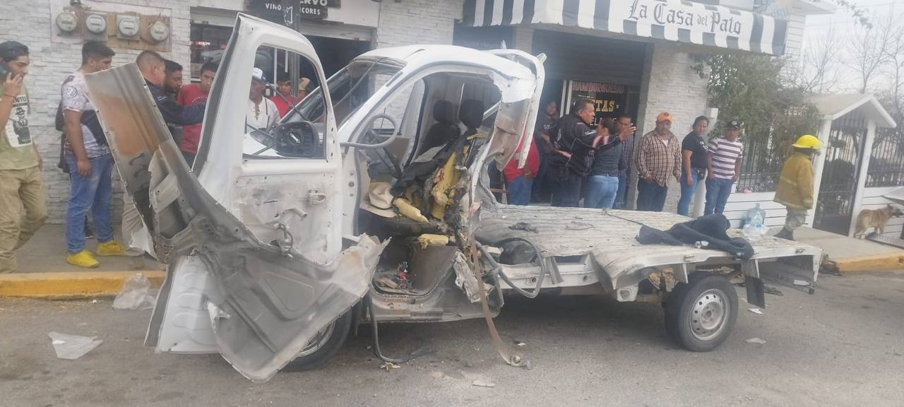 Explota pirotecnia en una camioneta de la presidencia tres heridos, uno muy grave