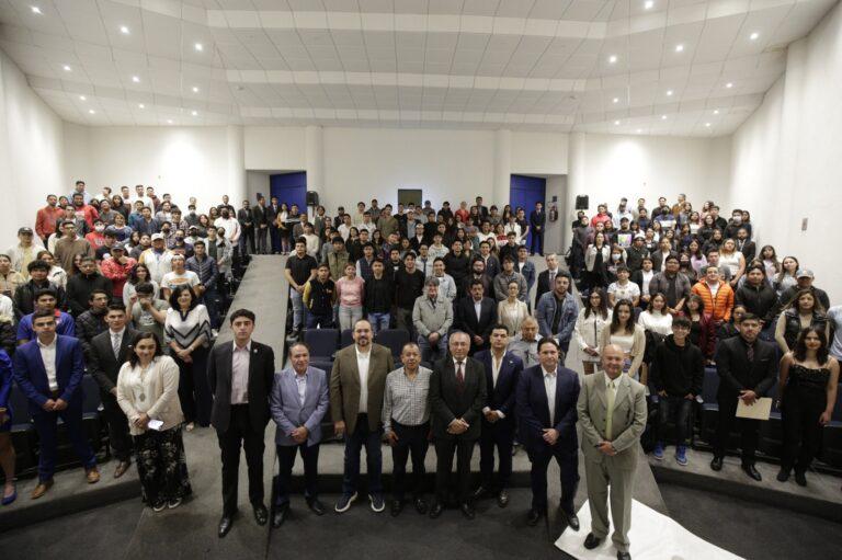 Discutirán con empresarios la reducción de la jornada laboral Discutirán con empresarios la reducción de la jornada laboral