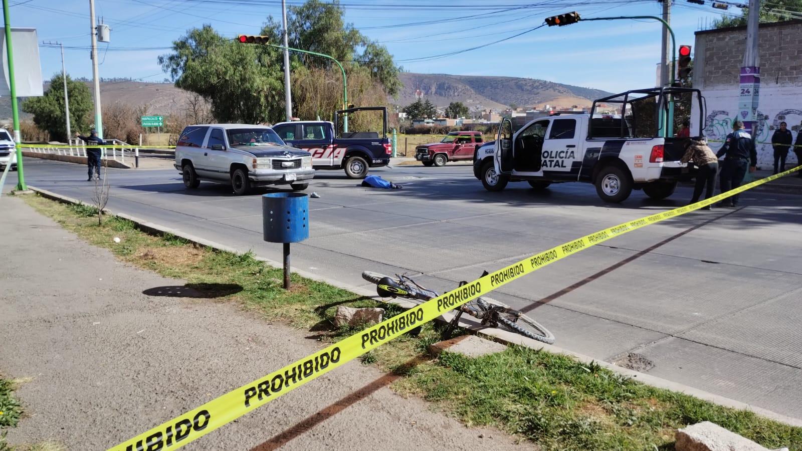 Muere ciclista tras ser atropellado sobre bulevar