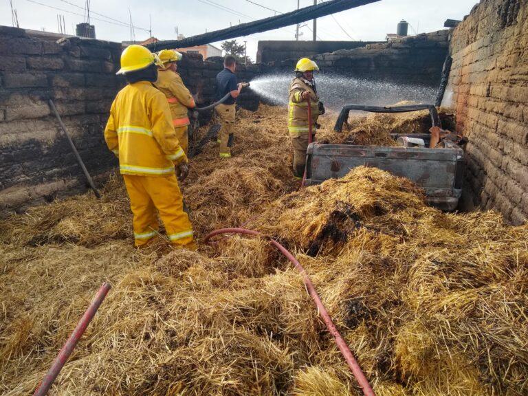 Cuantiosas pérdidas materiales, deja incendio de bodega  