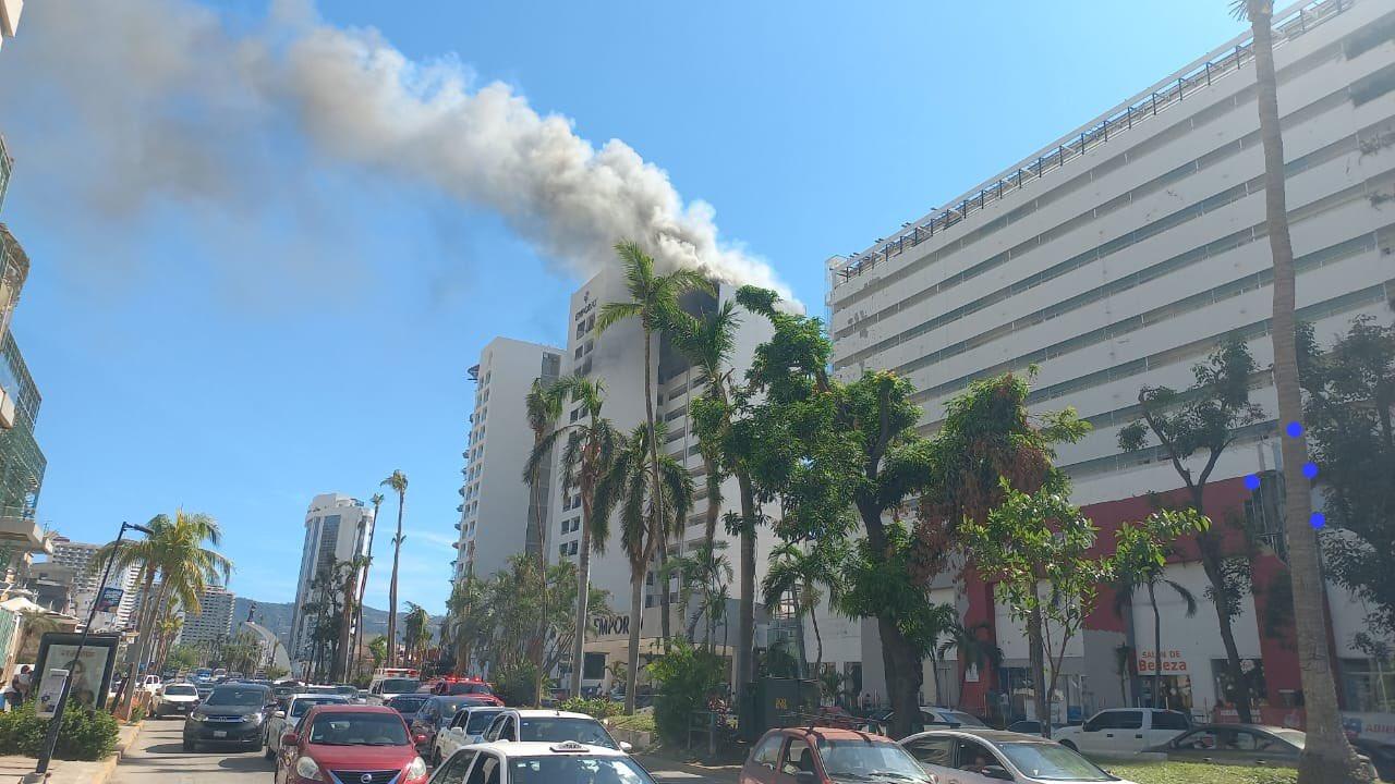 Se incendió el hotel Emporio del puerto de Acapulco; no se reportaron lesionados