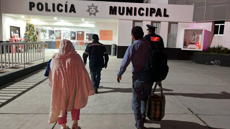 Policía de Pachuca ayuda a una mujer a reencontrarse con sus familiares