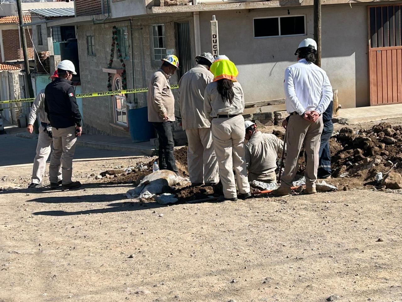 Impresionante fuga de hidrocarburo provoca desalojo de moradores de 20 viviendas