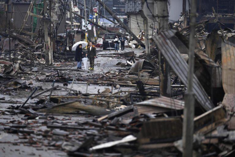 Elevan a 73 los muertos tras el terremoto en el oeste de Japón