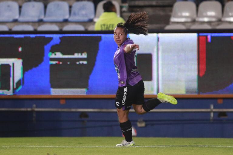 Charlyn Corral marca doblete en el empate de Pachuca con Monterrey Charlyn Corral marca doblete en el empate de Pachuca con Monterrey