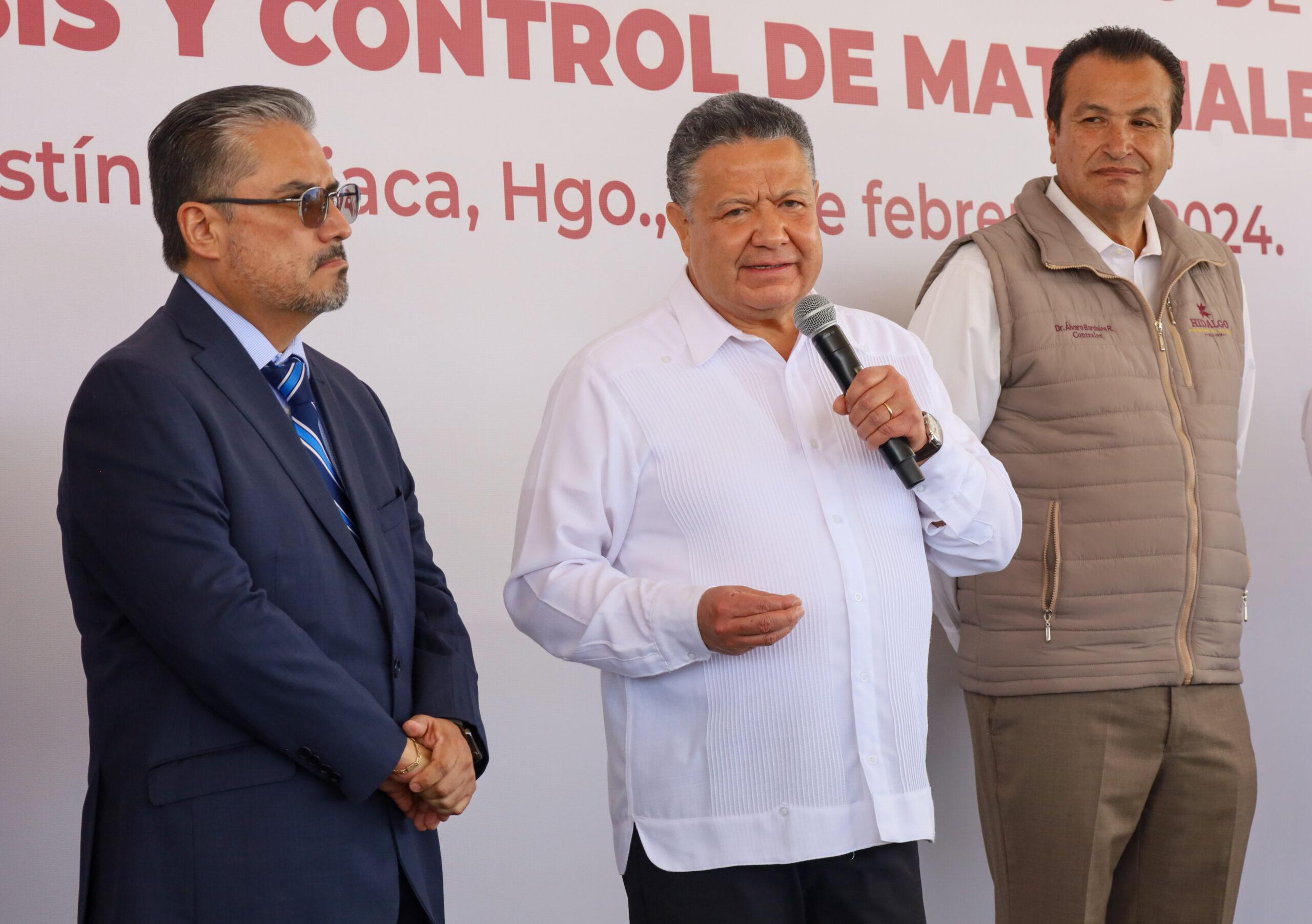 Menchaca Salazar supervisa construcción del Laboratorio de Análisis y Control de Materiales