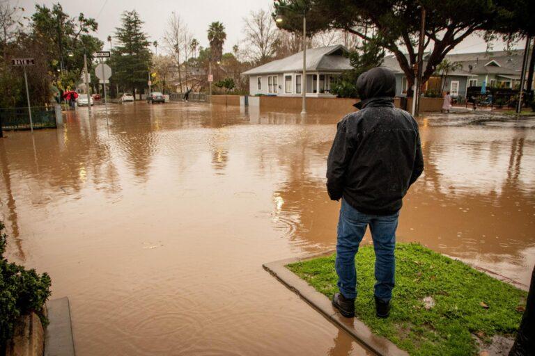 Más de 14 millones de personas siguen en alerta en California por las “lluvias catastróficas”