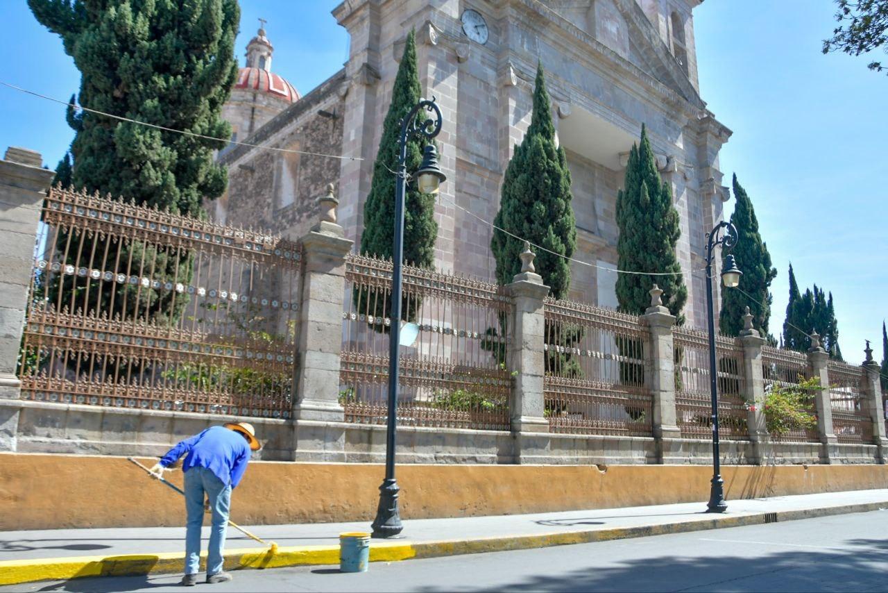 REALIZAN MANTENIMIENTO Y CONSERVACIÓN DEL CUADRO DE TULANCINGO